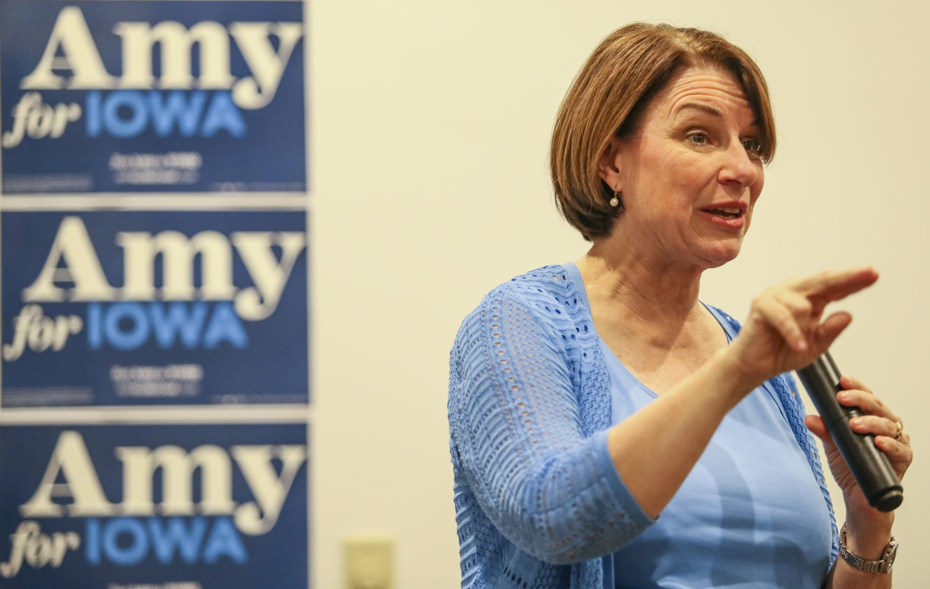 101919-mda-nws-klobuchar-16.jpg